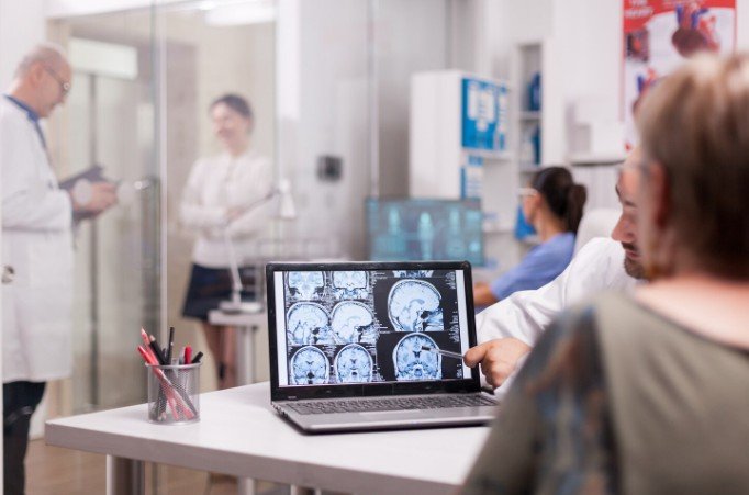 Best Brain Doctor in India - Expert Neurogy Care - Dr Praveen